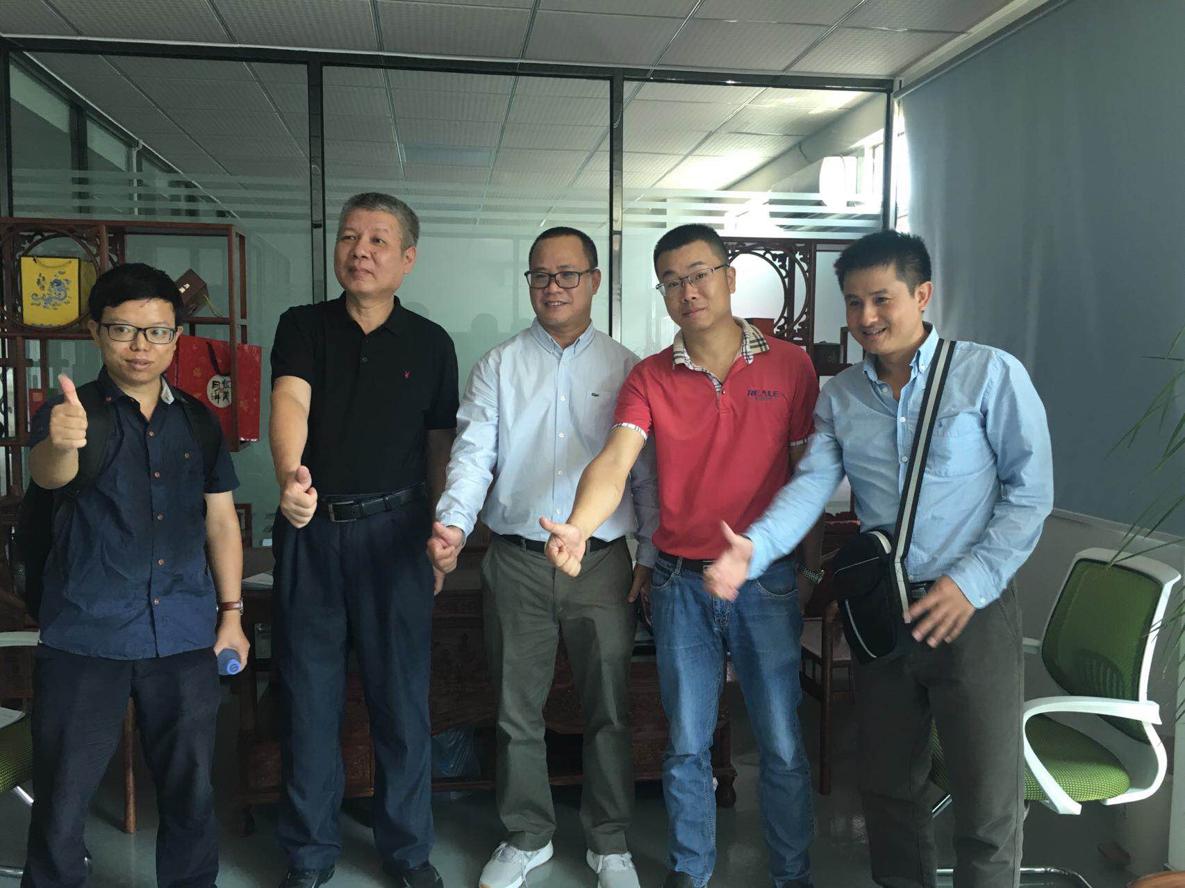 越南客戶與環(huán)瑞測(cè)試（reale）老化房“禮尚往來”