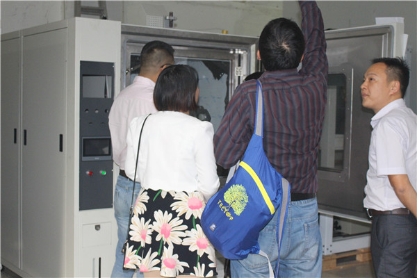 客戶對這臺設(shè)備很感興趣哦