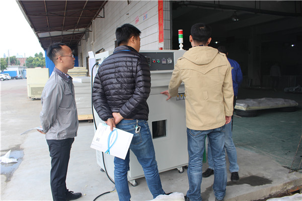 現(xiàn)場(chǎng)用設(shè)備做測(cè)試 現(xiàn)場(chǎng)用設(shè)備做測(cè)試